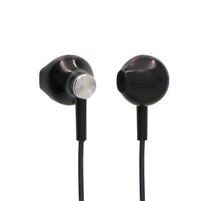 China New Arrival In-ear Noise Reduction Play Wired Earphone With Multi Function For Smart Phone for sale