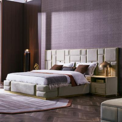 China Luxurious quality 2021modern luxurious Art design Bedroom Furniture Can be customized Cloth /leather bed metal king size bed hotel beds for sale