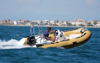 Κίνα 2022 rigid bottom for fishing and relaxing more colors  inflatable boat  13ft orca rib390C with back cabin προς πώληση