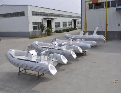 China 2022  inflatable rigid hull boats 430cm length with console ,seat, fuel tank rib430A zu verkaufen