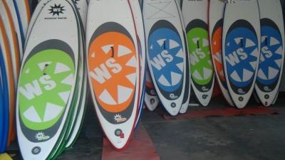 Κίνα Διογκώσιμο όρθιο Paddleboard 12 πόδια, ελκυστικοί πίνακες κουπιών συνήθειας με το μαξιλάρι της EVA προς πώληση