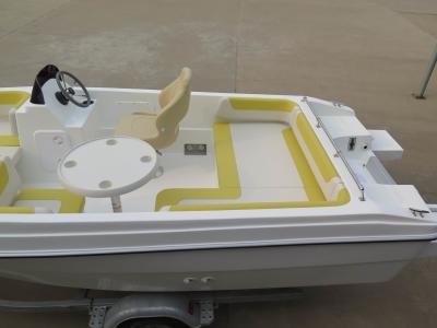 Chine yacht de plaisir confortable de fibre de verre de 40HP 5m avec tous les coussins à vendre