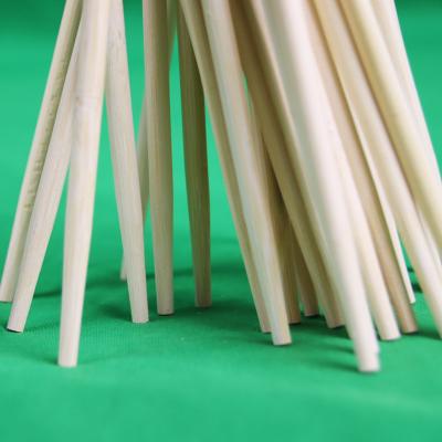 China Natural Personalized Bamboo Chopstick High Quality Minimalist Beige Bamboo Disposable Cutlery Chopsticks for sale