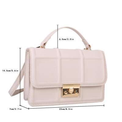 China Fashion Fashion Pu Leather Crossbody Bags 2023 Crossbody Bag Women Silk Scarf Chain Handbags For Women for sale