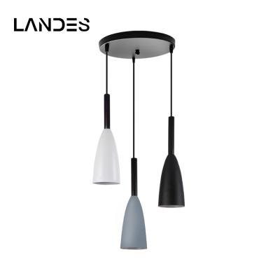 China Industrial 3 Light Decorative Restaurant Industrial Style Iron Vintage Nordic Modern Kitchen Island Wooden Black Hanging Pendant Light for sale