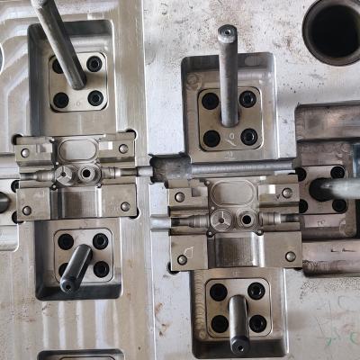 China Professional manufacturer of Custom Plastic Parts, plastic injection molding service for sale