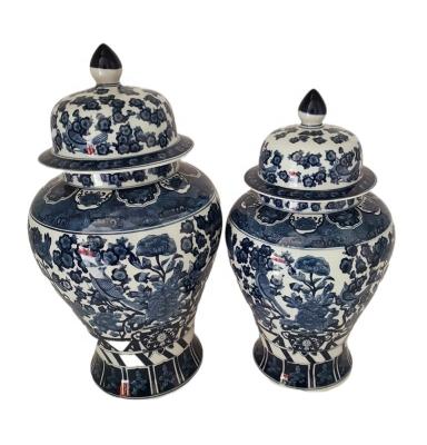 China China 2022 New Luxury Home Decorations Blue And White Japanese Ginger Pot Chinese Pot Vase With Lid In Blue for sale