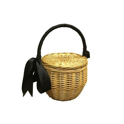 China Factory Direct Selling Picnic Basket Viable Wicker Portable Bamboo Bundle Gift Wicker Fruit Basket for sale