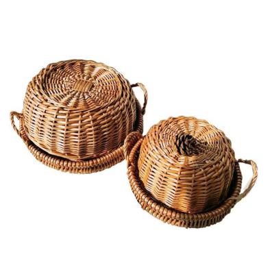 China Handmade wicker woven food cover tray bread basket steak dish workable in restaurant cake tray pizza dish for sale