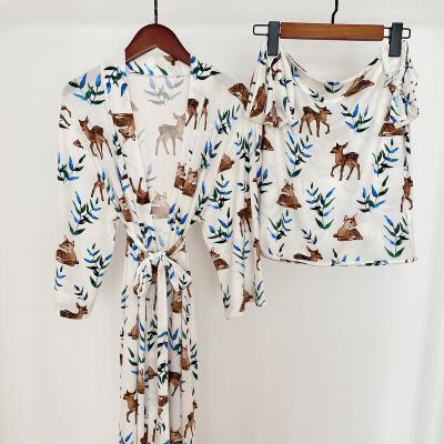 China Anti-Static Maternity Robe And Matching Baby Wrap With Fawn for sale