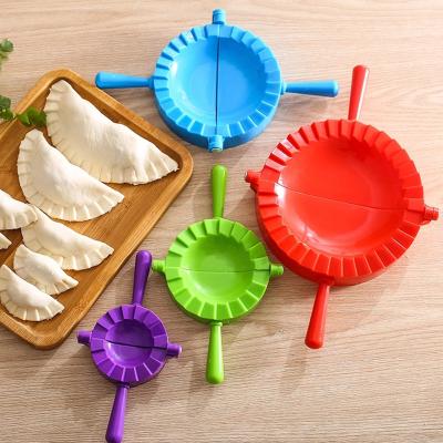 China Viable Wholesale Hot Sale Kitchen Pastry Tools Plastic Pie Mold Dumpling Mold for sale