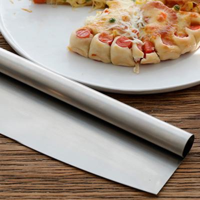 China Sustainable Half Moon Shape Stainless Steel Cake Pizza Dough Scraper Tools Pizza Cutter Knife Rocker Blade for sale