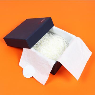 China Customized Rigid Black Gift Cardboard Box Essential Oils Perfume Jewelry Packaging Box Biodegradable for sale