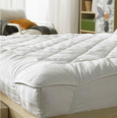 China Anti-Bacteria Down Filling Mattress Protector Mattress Cover / Quilted Mattress Pad for sale