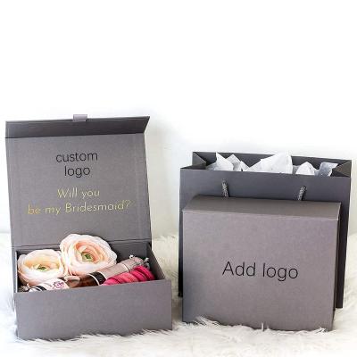 China Recyclable Folding Ribbon Wedding Favor Bridesmaid Proposal Paper Gift Packaging Box for sale