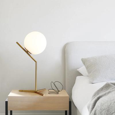 China Modern Simple Gold Table Lamps Nordic Simple Glass Ball Bedroom Bedside Reading Copper Table Lamp for sale