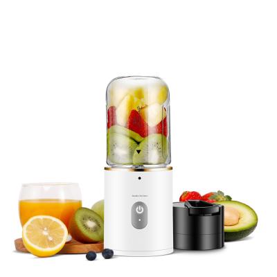 China Electric automatic handheld fruit smoothie car kitchen appliances safety personal chargeable usb beauty portable blenders for sale