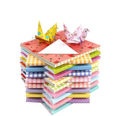 China Lovely wholesales colorful 15*15cm origami folding paper with patterns for children's DIY practice for sale