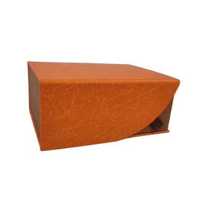 China Recyclable Wholesale Custom Packaging Boxes Clamshell Gift Packaging Paper Box for sale