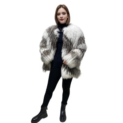 China Anti-wrinkle Women's Breathable Neck Jacket Silver Fox Fur Strip Splicing Thickened Real Fur Color Blocking Pattern Features Pockets Chains for sale