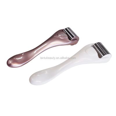 China Plastic Facial Cooling Roller Tightening Skin Beauty Product Rolling Massage Facial Roller Customize Facial Roller 16*5cm for sale