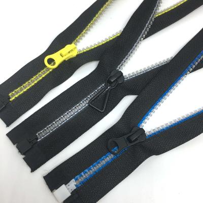 China Sustainable New Design Features 5#2022 Tooth Zipper Plastic Resin Zipper for sale