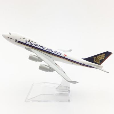 China Amazon Hot Sale Toy Diecast Toy Airplane B747 For Sale Singapore Airlines Airplane Model for sale