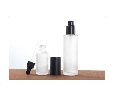 China Circular 100ml Dull Polish Cosmetic Spray Bottle Custom Glass Matte Polish and Jars Set for sale