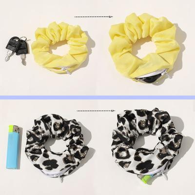 China Girls Hair Decoration Pattern Zipper Hair Tie Workout Stash Scrunchie Cheetah Print Cheetah Print Polka Dot Scrunchie Easy Pocket for sale