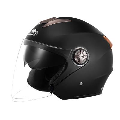 China High Quality Ladies Motorcycle Helmet Four Seasons ABS Anti Fog And Heat In Autumn And Winter Can Be Waterproof With Tail Light for sale