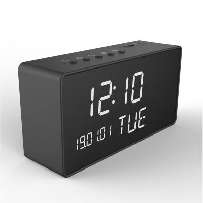 China New Hidden Siren WiFi 2.0MP Camera Clock HD 1080P Motion Detection Camera Table Alarm Clock for sale