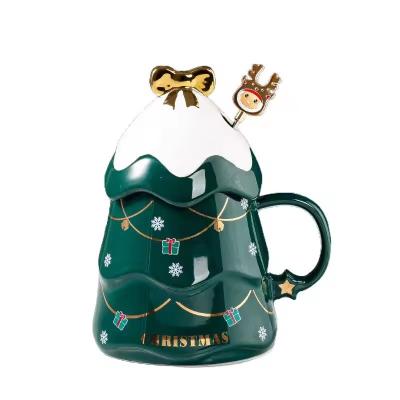 China Kerstboomontwerp Keramische mok met deksel en lepel Gepersonaliseerde kleur Home Coffee Mug Te koop