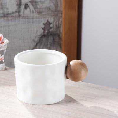 China 330ML Ceramic Coffee Cup Leak-proof Portable Office Water Bottle With Wooden Ball Treatment for sale