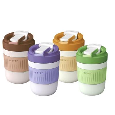 China 400ml/550ml Capacity Portable Multifunctional Glassware Cute Glass Coffee Cup with Straw for sale