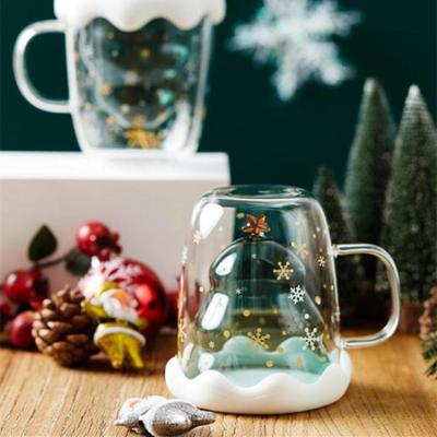 China 300ml Christmas Gift Double Walled Glass Cup with Lids and High Temperature Resistance for sale