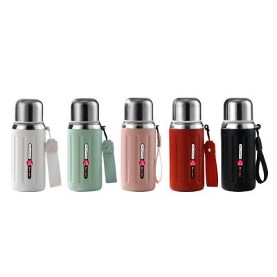 China Modern Design Outdoor Sports Vacuum Flask 600/800ml Wide Mouth Water Bottle With Straw for sale