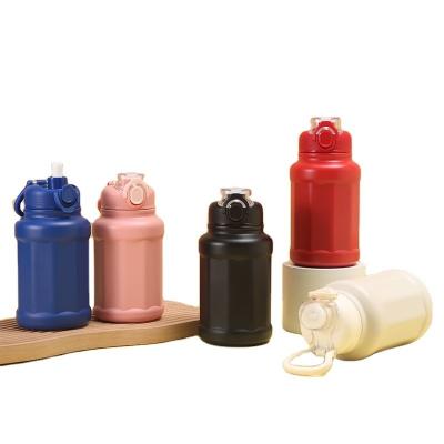 Cina CLASSIC Design Miglior bottiglia di acqua sportiva in acciaio inossidabile isolante a doppia parete da 1000 ml per adulti in vendita