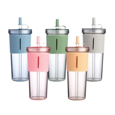 China Taza de oficina reutilizable libre de BPA de 700 ml de plástico con tapa y paja en venta