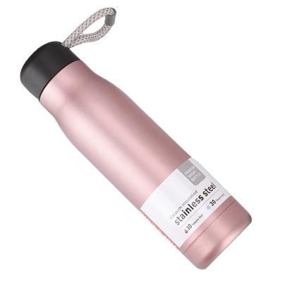 Chine Meilleure vente bouteille d'eau de sport de 16 oz avec double isolation murale et design durable à vendre