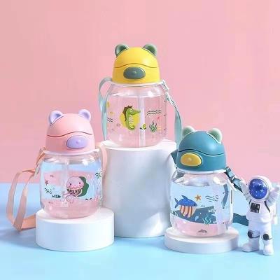 China Lightweight and Durable Children's Anti-fall Straw Water Bottle with Cute Bear Design for sale