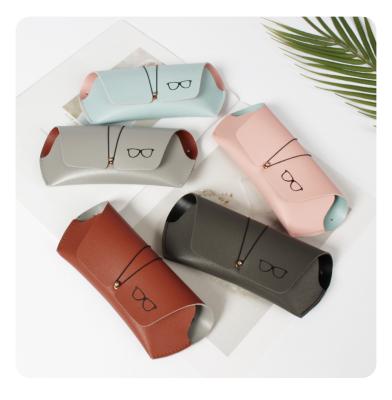 China Glass Protection Sample Fashion Sunglasses Pouch Storage Bag PU Leather Sunglasses Case for sale