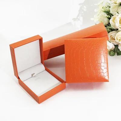 China Factory Handmade Custom Logo Jewelry Velvet Earrings Necklace Bracelet Packaging Box White Lightweight Jewelry Box for sale