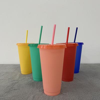 China Newest 24 Ounce Magic Cold Color Marble Swirl Disposable Logo Reusable Plastic Cups With Changing Logo Disposable Lids for sale