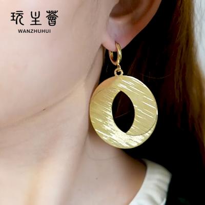 China FASHIONABLE wholesale designer inspired unique earrings fancy exaggerated geometric circular earrings for sale