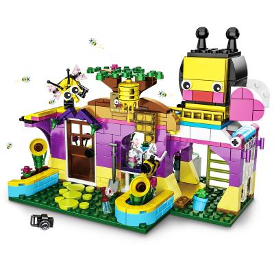 China Plastic The Bee Paradise Building Toys, 391PCS Toys Building Block Set with Mini Figures for Creative Play Kids Educational Toys for sale