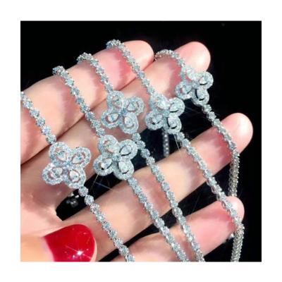 China CLASSIC Jewelry Direct Luxury Fashion Factory Sweet Gifts For Women Four Clover Diamond Bracelets Flowers Leaf Bracelets for sale