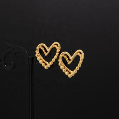 China FASHIONABLE Tasty Earring Design Love Heart Statement Earring Heart 18k Gold Stud Earring Jewelry for sale