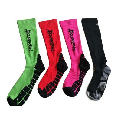 China Sustainable sneaker sport socken cotton anti slip , 20 30 mmHg fuball socken men anti slip for sale