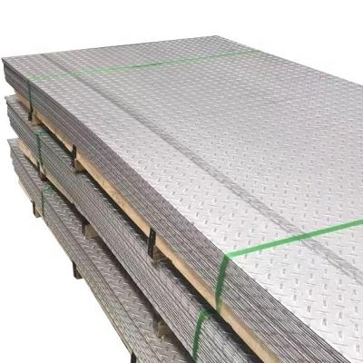 China Manufacturing Industry Checkered Plate Embossed Stainless Steel Sheet 4*8 FT For Anti-Slip Above for sale