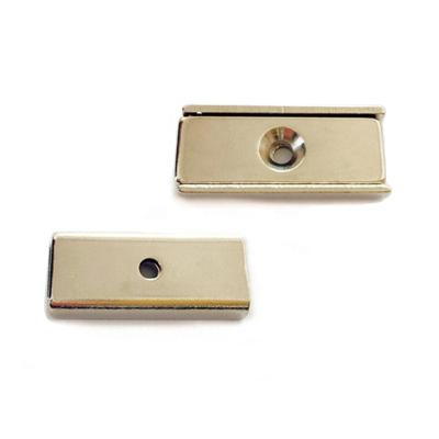 China Industrial Magnet Super Strong Neodymium Magnetic Bar With Mounting Holes for sale